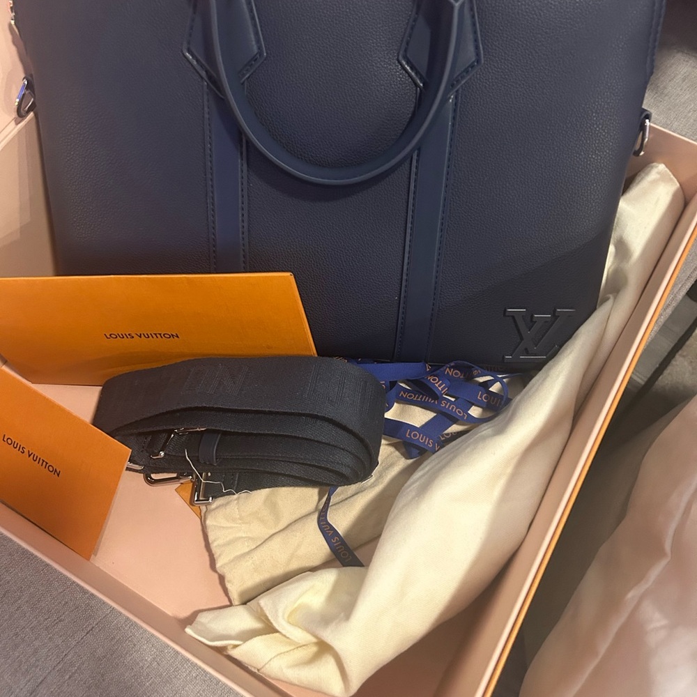 Louis Vuitton Navy Blue Men's Aerogram briefcase